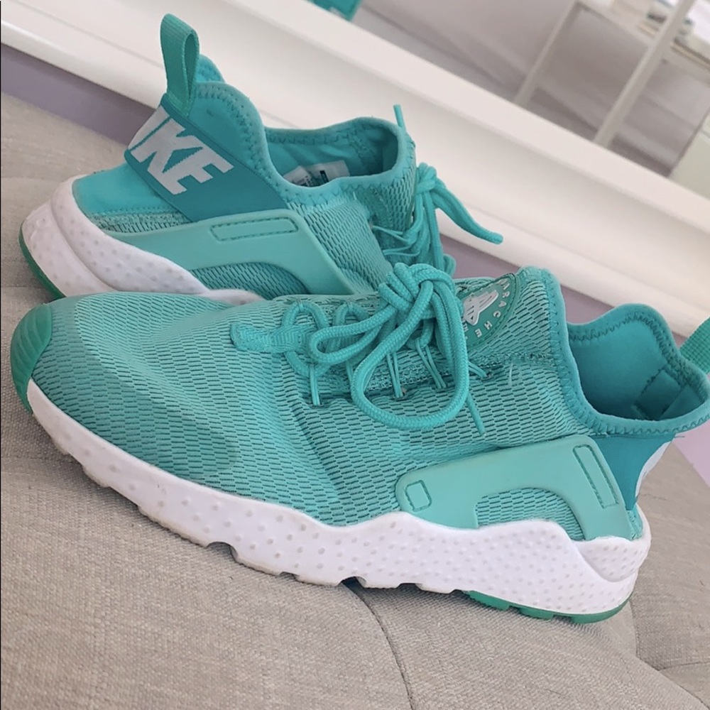 Teal Nike hurraches